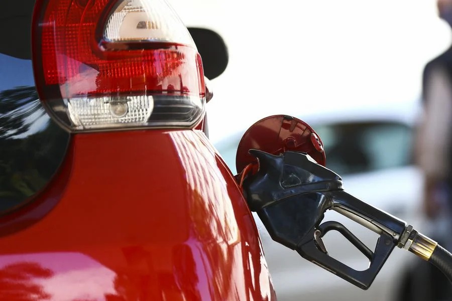 MJ pede explicações a postos sobre aumento de preços da gasolina