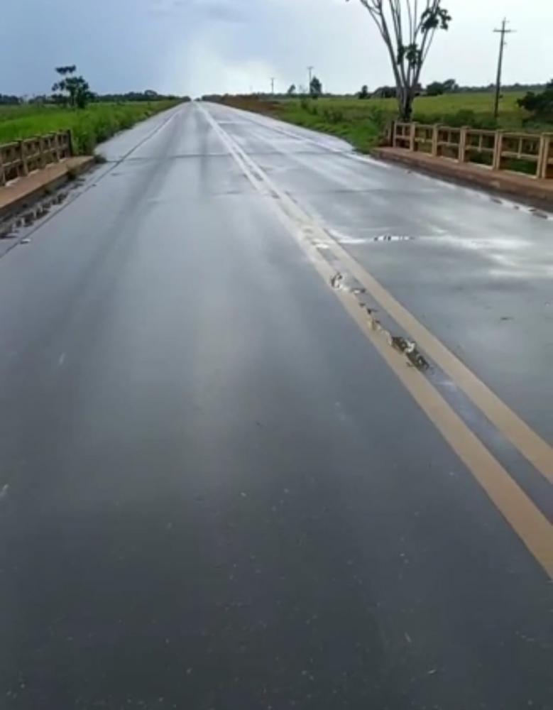 PONTE DO MISERICÓRDIA APRESENTA PROBLEMA NA SUA CABECEIRA NA BR 425