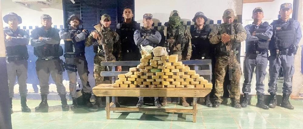 Ação conjunta entre PMs de Mato Grosso e Rondônia prende quadrilha com 80 quilos de cocaína e carros