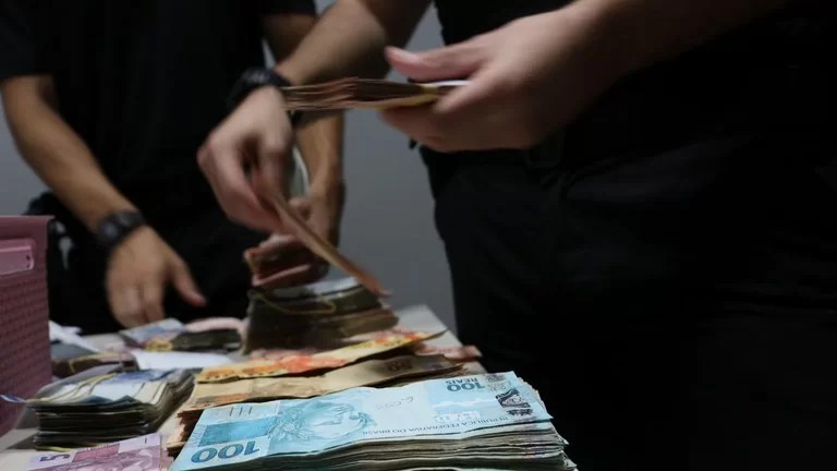 PF desmonta esquema bilionário de ouro clandestino que gerou rombo de R$ 4 bilhões