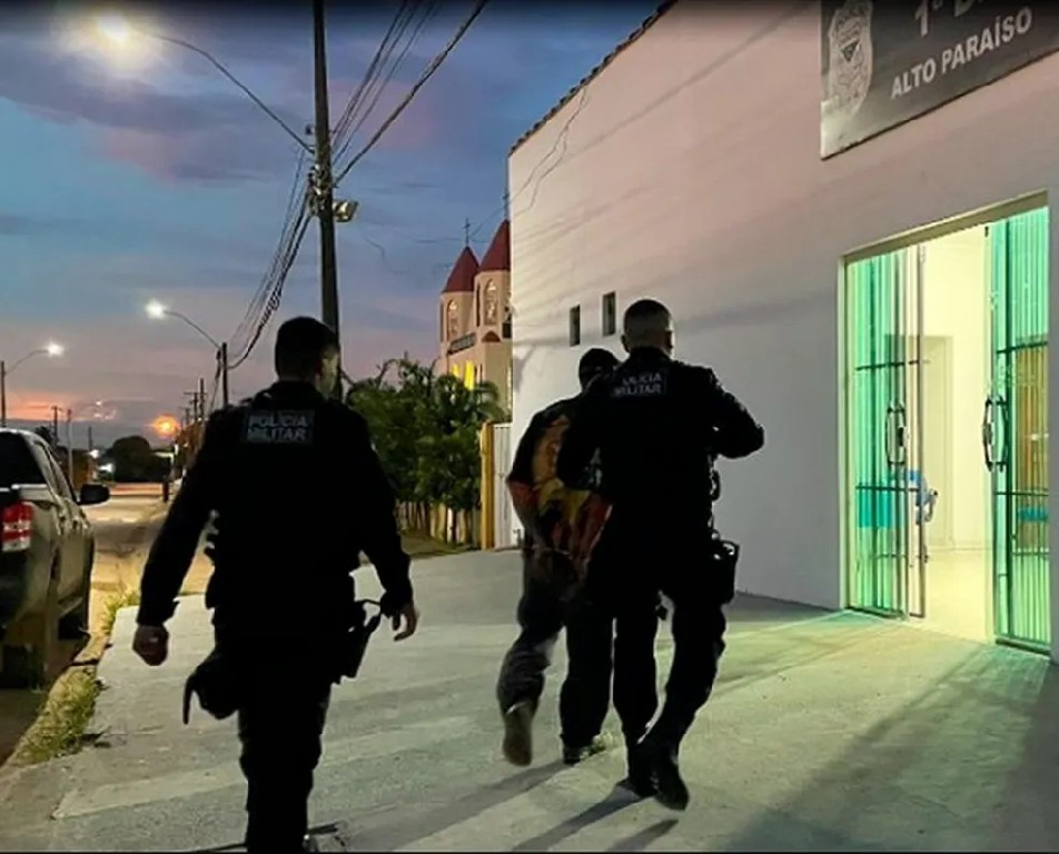 Homem é preso suspeito de agredir ex-companheira e esfaquear atual namorado dela em RO