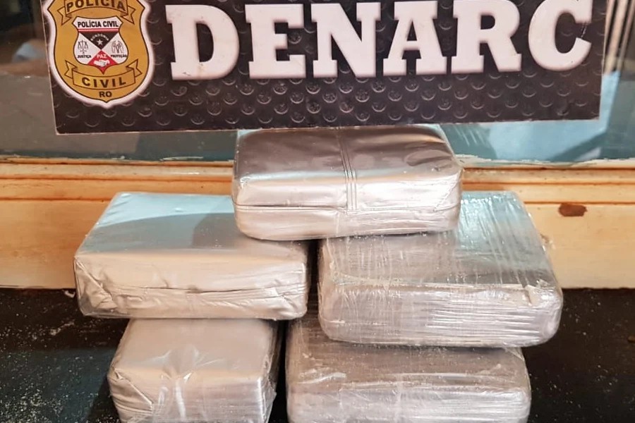 Denarc apreende 3kg de cocaína deixada por traficante