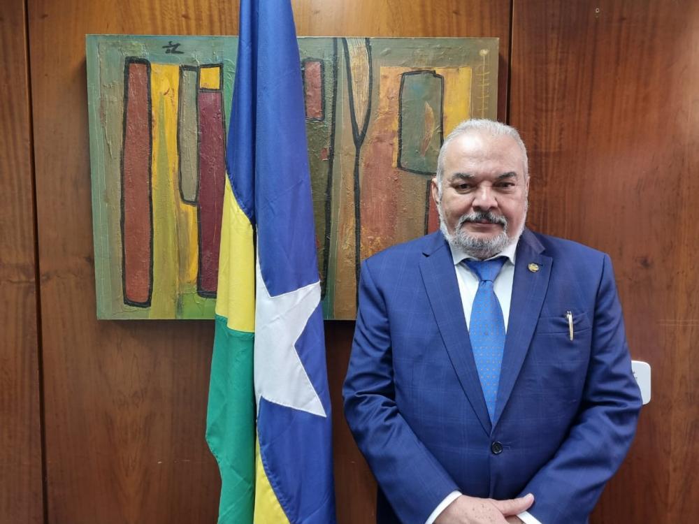 Governo Lula revoga ato que garantiu transposição de 450 servidores de Rondônia, denuncia senador