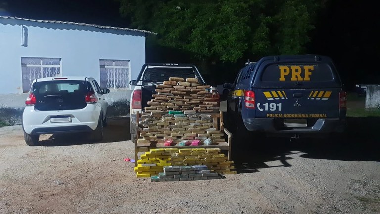 PRF faz perseguição e prende criminosos com quase 200 quilos de drogas em rodovia de Mato Grosso 