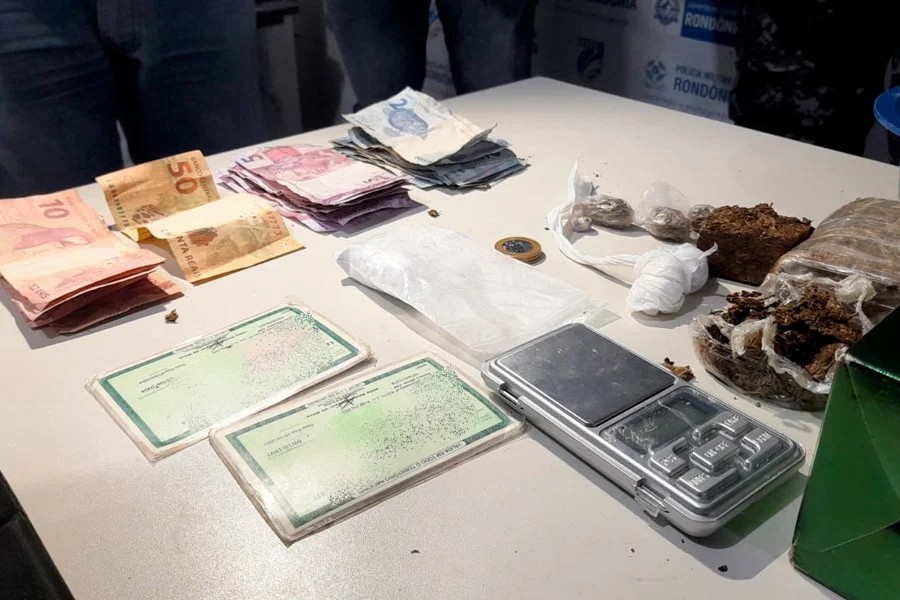Casal detido ao estilo comédia romântica por tráfico de drogas na capital