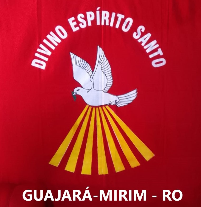 FÉ E RELIGIOSIDADE: Depois de concluir visitas no Liberdade, coroa do Divino retorna à Igreja de onde só sai na sexta-feira.