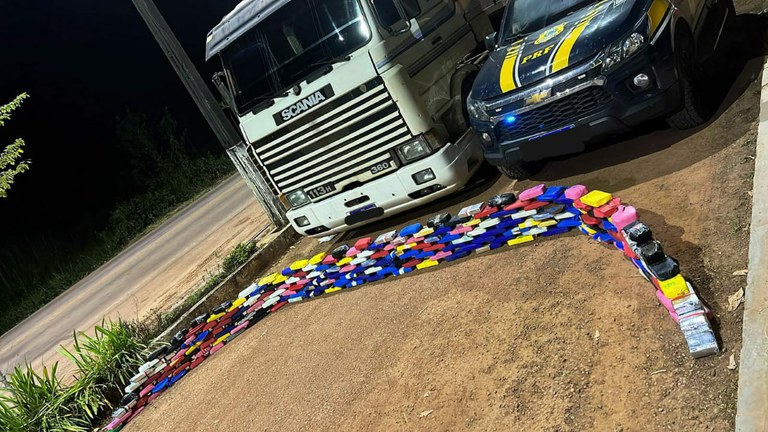 PRF apreende 222,04Kg de drogas em Plácido de Castro/AC