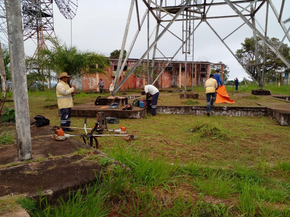Prefeitura limpa ponto turístico e prepara local para evento religioso