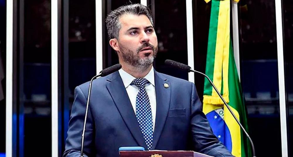 Apenas um senador rondoniense assina projeto de Flávio Bolsonaro que susta decreto de Lula sobre armas