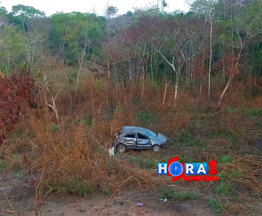 PRF registra Capotamento de Fox na BR-364 que deixou vários feridos