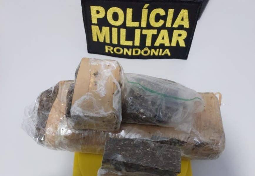 Após denúncias, PM flagra funcionários de frigorífico transportando drogas