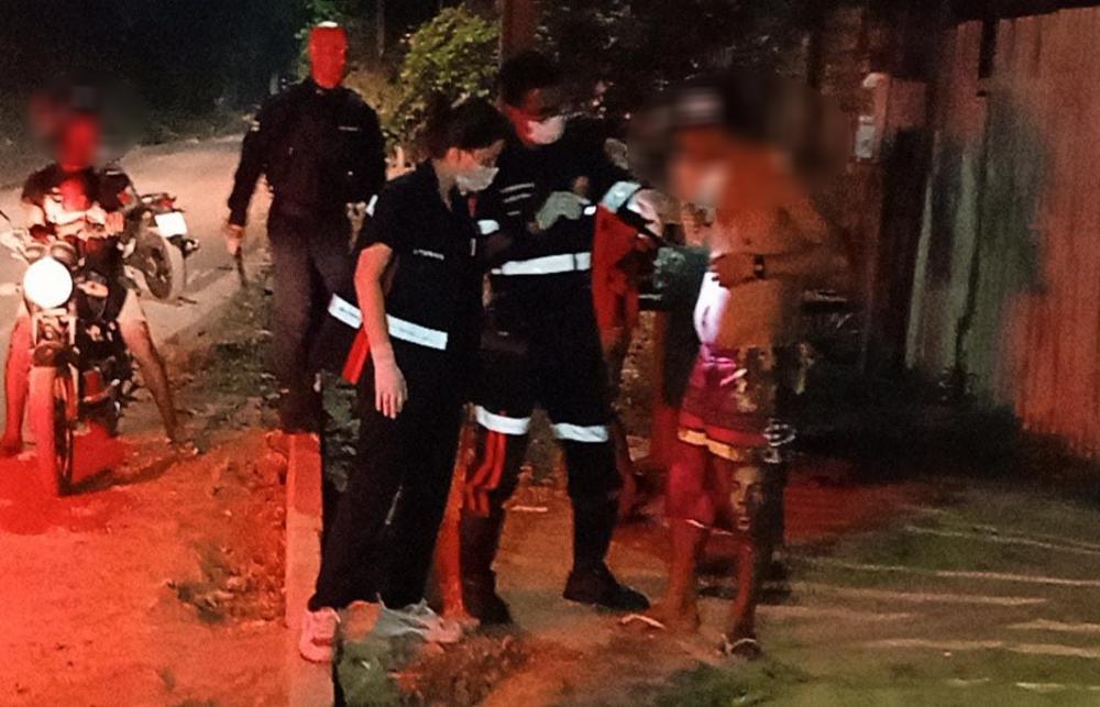 Homem é acordado por bandidos e atacado a tiros