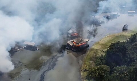 PF destrói mais de 300 balsas de garimpo no Rio Madeira, no Amazonas