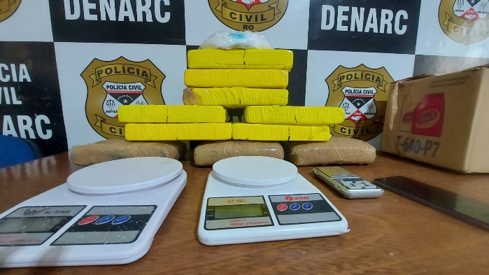 Denarc prende grávida com 10 kg de drogas na zona leste de Porto Velho