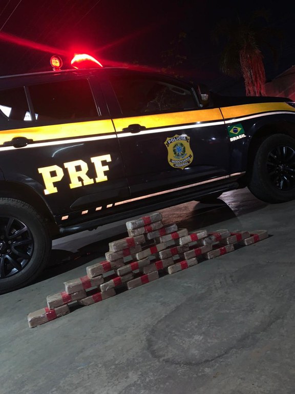 Em Porto Velho/RO, PRF apreende droga ilícita em tanque de combustível