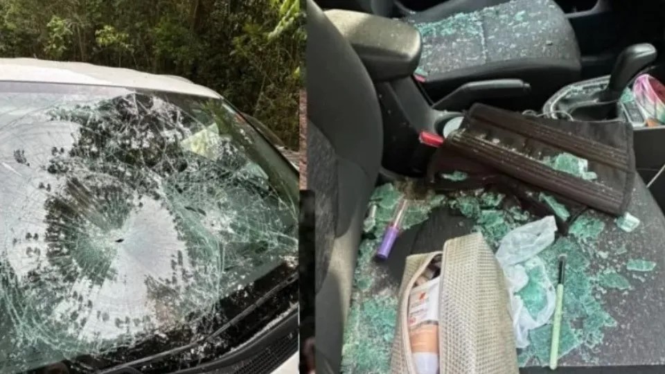 Homem invade loja de revenda de carros e quebra veículos com um facão