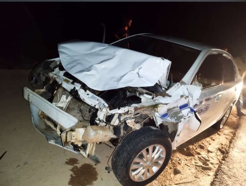 TAXI DE PORTO VELHO SOFRE COLISÃO COM ANIMAL SOLTO NA BR 425.