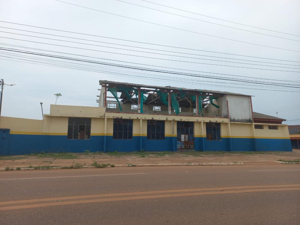 PALANQUE OFICIAL PRATICAMENTE EM RUÍNAS EM GUAJARÁ-MIRIM.