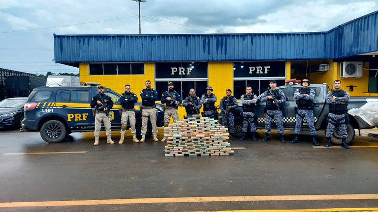 PRF, em uma ação conjunta com a Polícia Militar, apreende mais de 110 Kg cocaína em Vilhena/RO