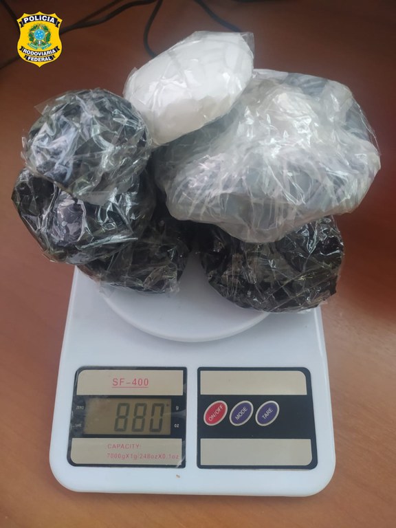 Em Porto Velho/RO, PRF prende traficante que transportava drogas junto ao corpo