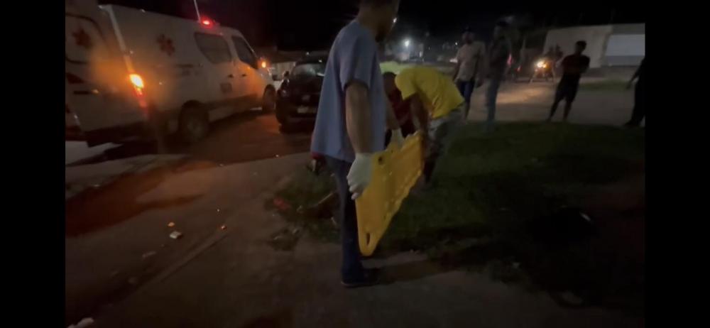 Motocicleta Colide com Veículo na Avenida José Ribeiro da Costa
