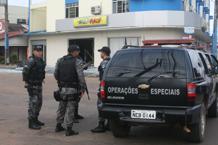 SEGURANÇA PÚBLICA - Agência do Banco do Brasil é explodida em Porto Velho - CONFIRA FOTOS