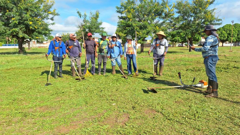 Equipe AMIGOS DA ROÇADEIRA fecha ano com novas ações de limpeza na cidade; coordenador exalta trabalho dos componentes e fala em gratidão