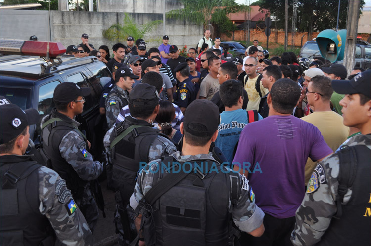 Caos na Segurança - POLÍCIA CIVIL SE ARMA CONTRA POLICIAIS MILITARES E CONFRONTO ARMADO POR POUCO NÃO ACONTECE EM PORTO VELHO