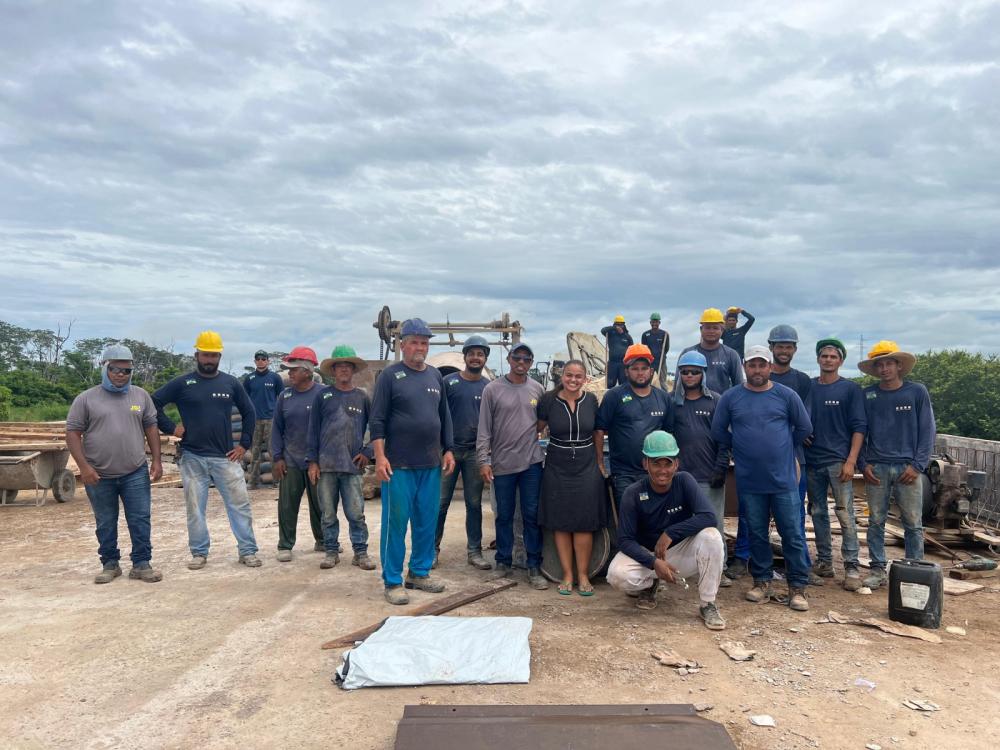 Dra Taíssa comemora avanços na construção da ponte de concreto do Rio Araras