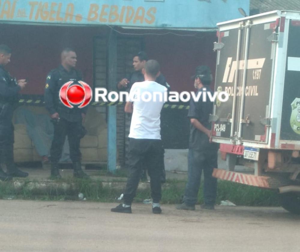 Homem de 31 anos é encontrado morto sentado no sofá de calçada