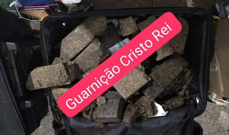 PM apreende 17 kg de maconha após dar batida em residência e encontrar adolescentes consumindo drogas