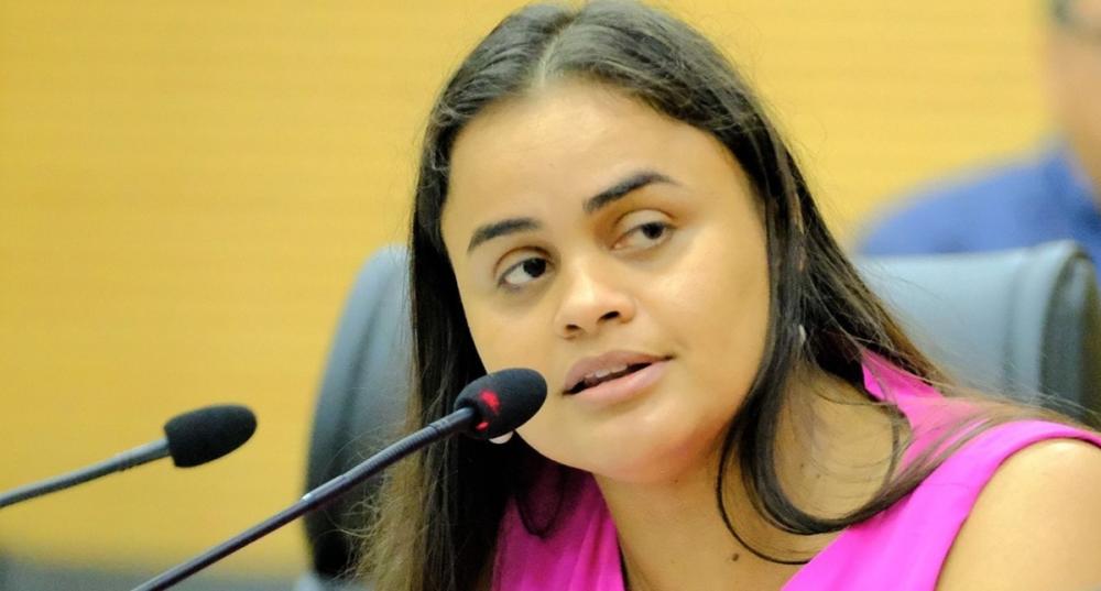 Dra. Taíssa indica recuperação de linhas no distrito do Iata, em Guajará-Mirim