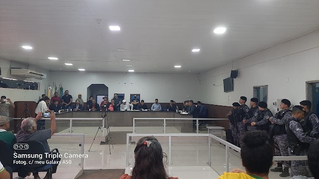 Denúncia de pedido de cassação de prefeita afastada é aprovado durante sessão na Câmara de Vereadores de Guajará-Mirim