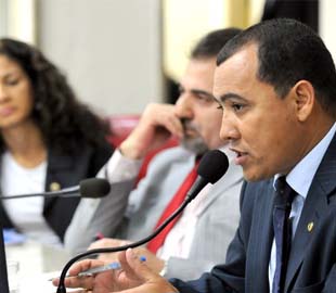 Valter Araújo refuta tese do governo de que orçamento está engessado