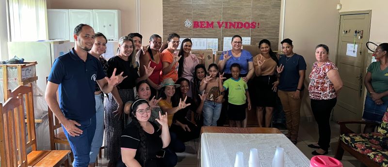 Dra Taíssa conhece Projeto Mãos que Interagem em Ariquemes
