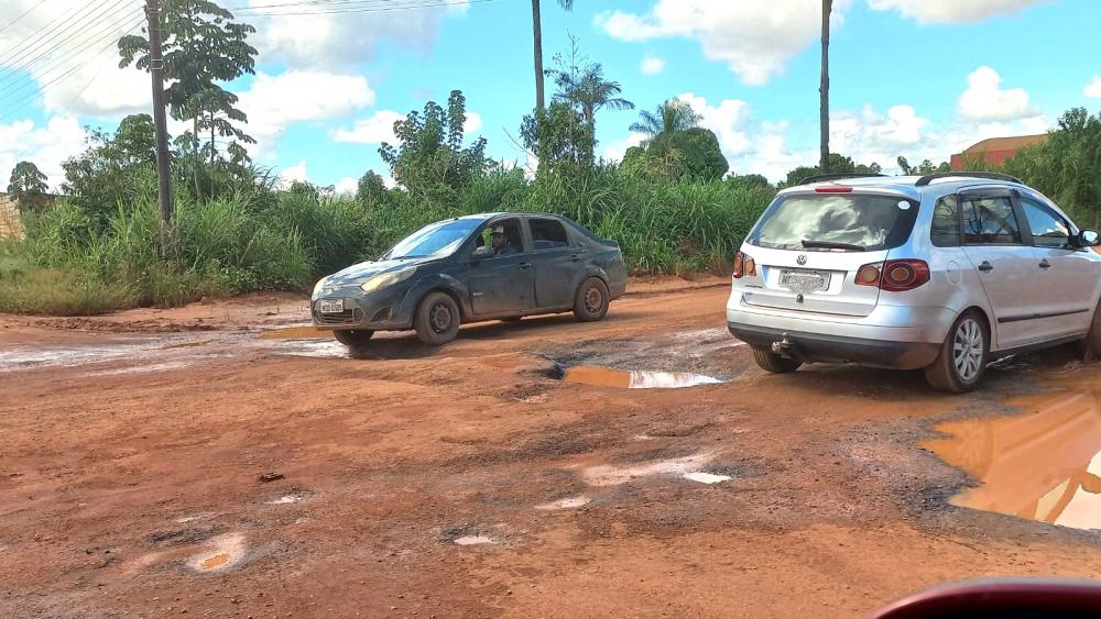 VÁRIAS AVENIDAS DA PEROLA DO MAMORÉ ESTÃO FICANDO EM SITUAÇÃO CRITICA 