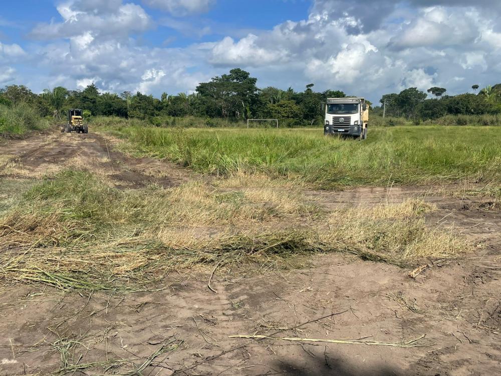 Prefeitura de Nova Mamoré inicia serviço de limpeza e patrolamento na Linha 10 B