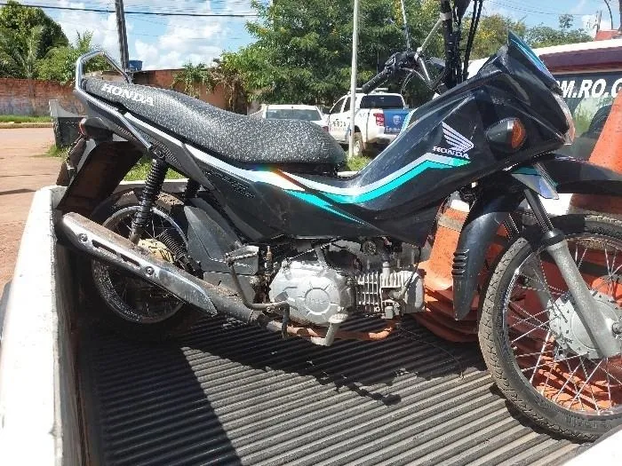 POLÍCIA MILITAR PRENDE HOMEM PRATICANDO DIREÇÃO PERIGOSA