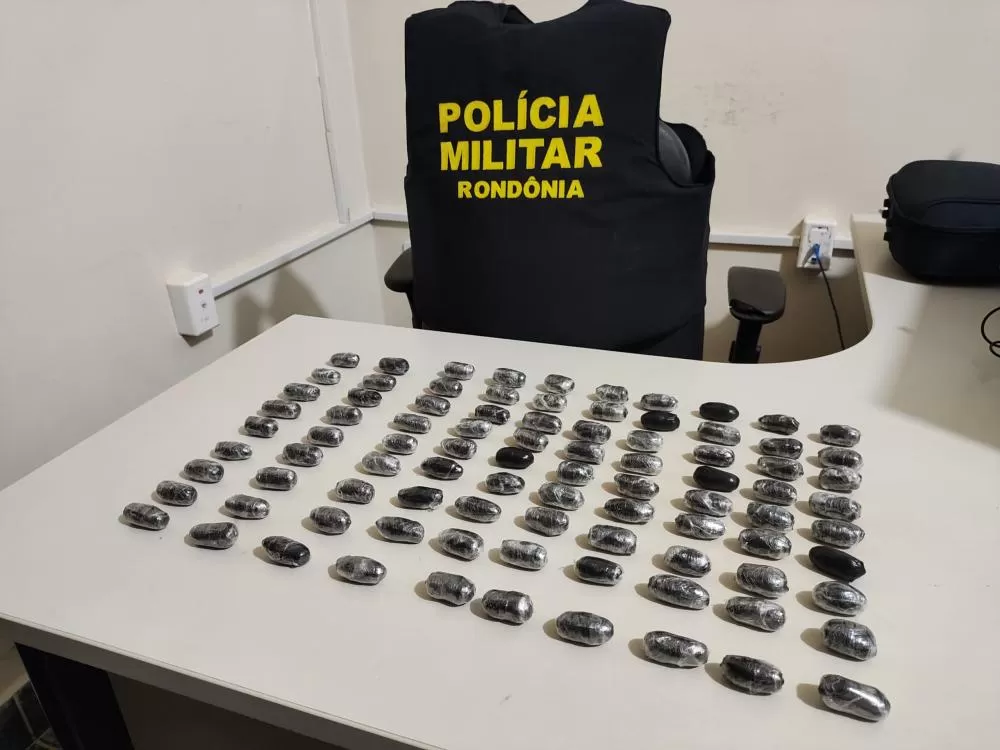 Após denúncia, Polícia Militar prende homem por tráfico internacional com várias cápsulas de cocaína em Guajará-Mirim