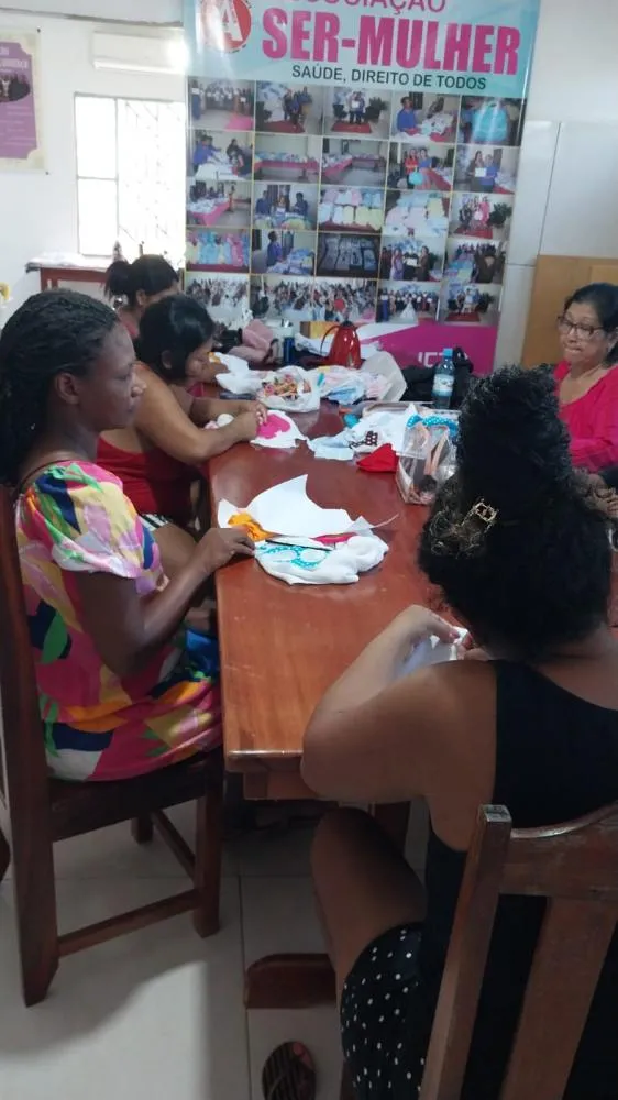 ASSOCIAÇÃO SER MULHER SEGUE COM CURSO DE BORDADO EM ENXOVAL PARA FUTURAS MAMÃES DE GUAJARÁ-MIRIM