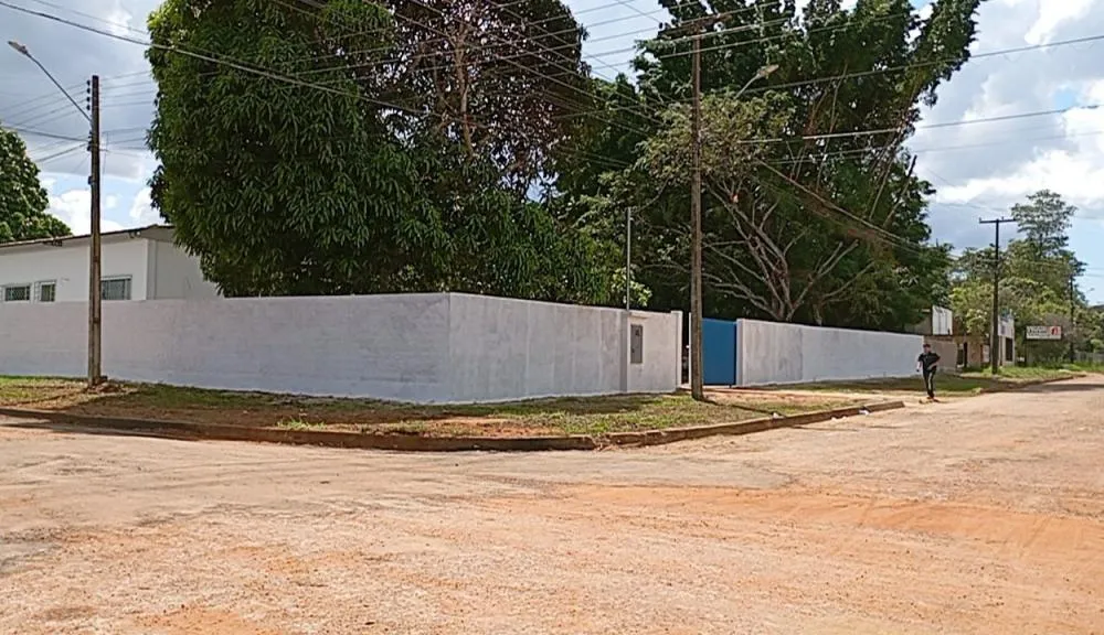 MUNICÍPIO GASTA 350 MIL NA REFORMA DE OBRA CUJA PARTE PRINCIPAL CUSTOU 400 MIL PARA SER CONSTRUÍDA.