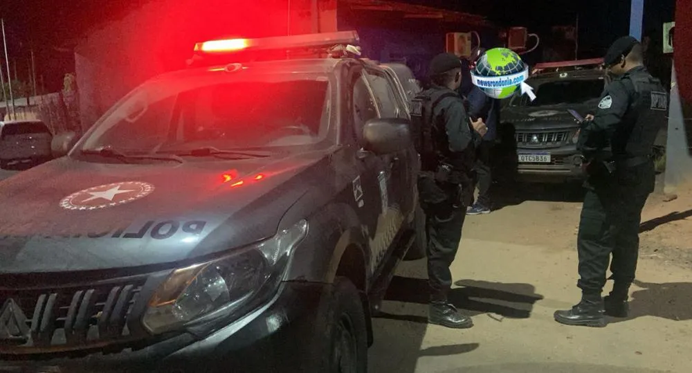 BPTAR estoura boca de fumo e prende traficantes com drogas no “Beco do Amor”