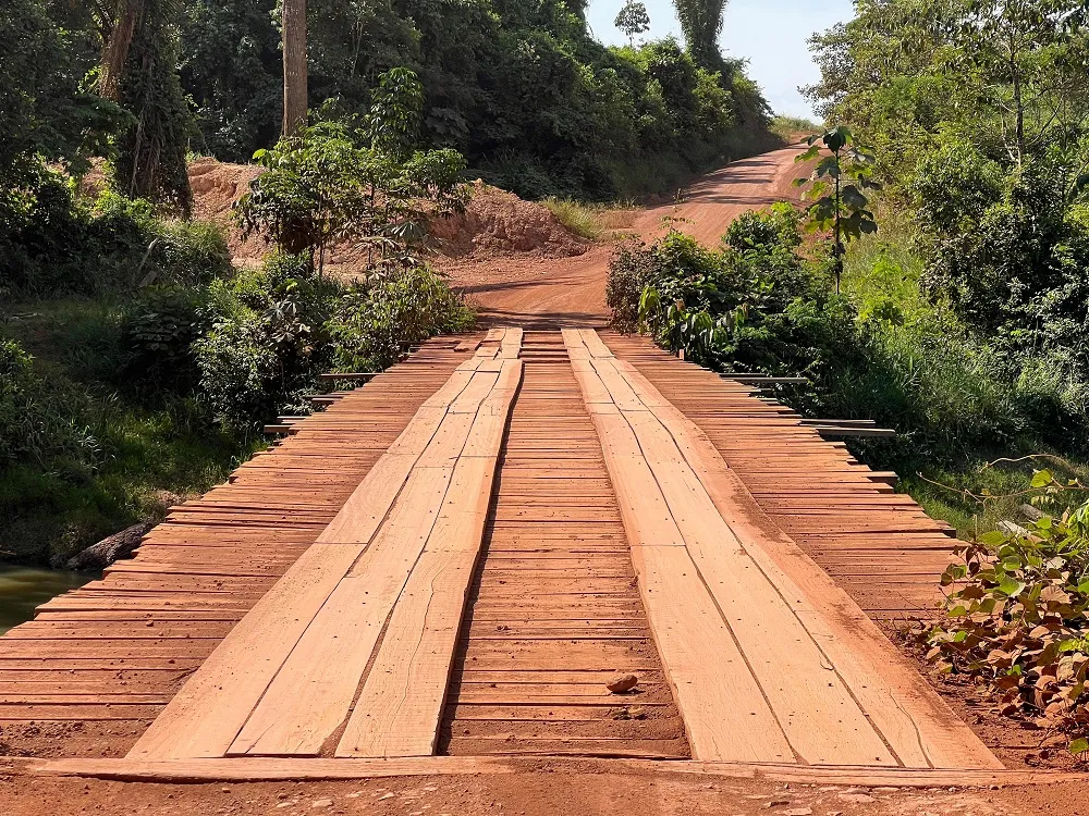 Dra. Taíssa indica instalação de guarda-corpo na ponte da Linha 101 em União Bandeirantes