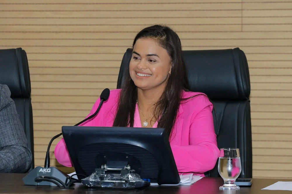 Governo atende deputada Dra. Taíssa com totens em residenciais populares