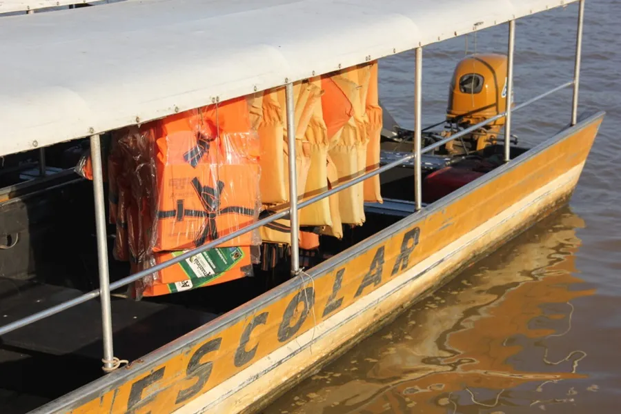 Dra. Taíssa busca informações sobre transporte fluvial da escola Monte Horeb