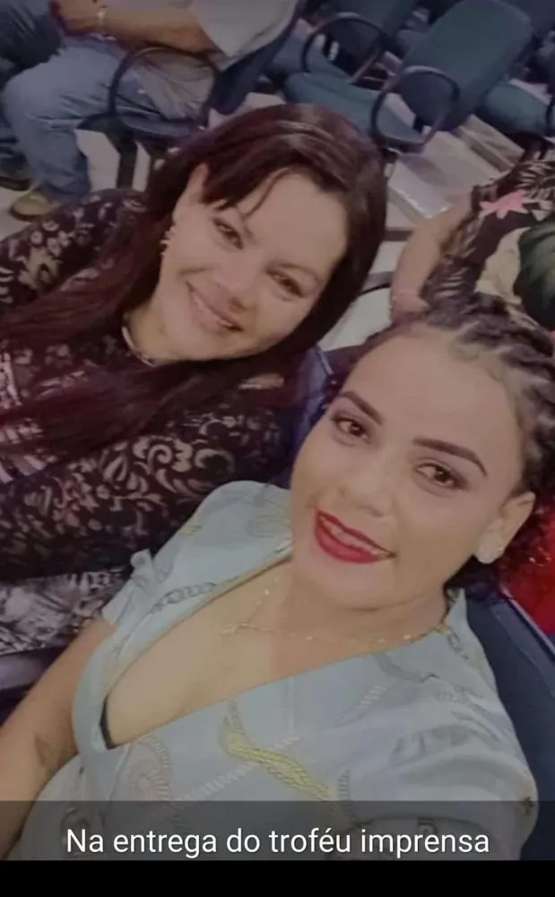 RADIALISTAS DA RONDÔNIA FM 89,9 SÃO AGRACIADAS COM A COMENDA OFERECIDA PELA FENACOM