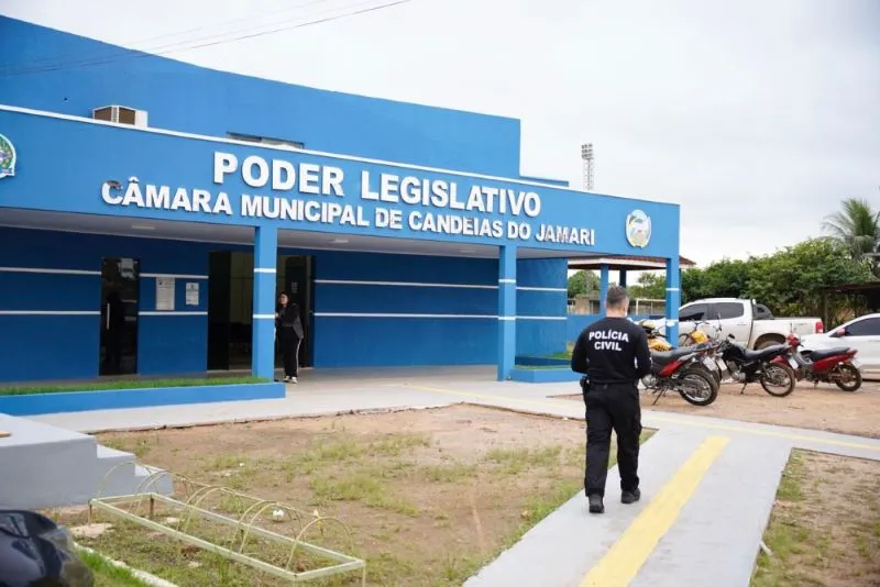 Em Candeias, até com interino, pagamento a fornecedor só com propina antecipada; ex-prefeito é afastado da função de vereador