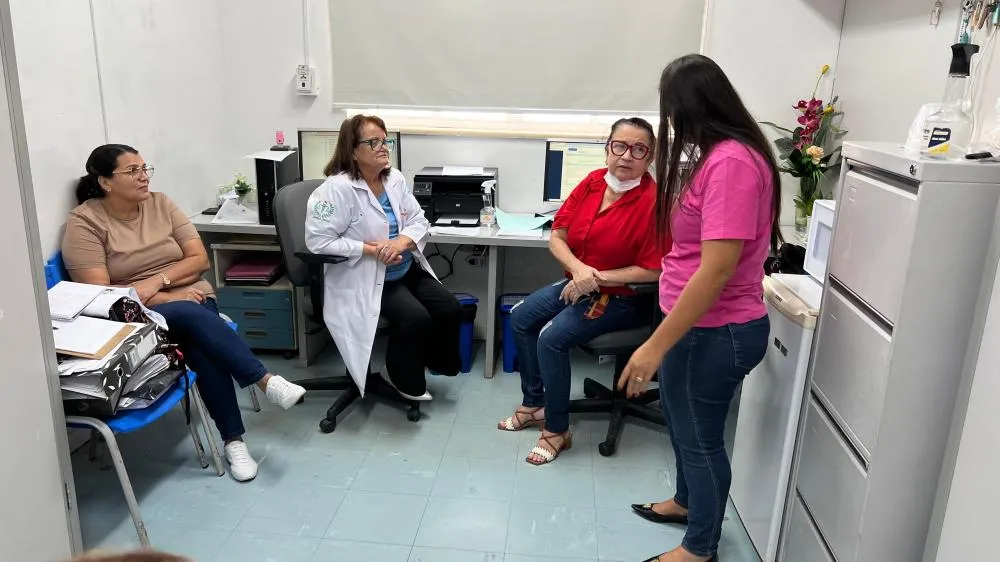 Dra. Taíssa visita a maternidade do Hospital de Base e ouve as demandas de servidores e pacientes