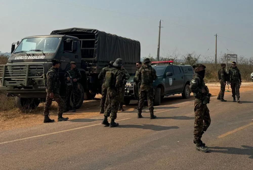 EM RONDÔNIA : OPERAÇÃO PROTETOR DAS FRONTEIRAS E DIVISAS REALIZA APREENSÃO DE ARMA DE FOGO COM CASAL