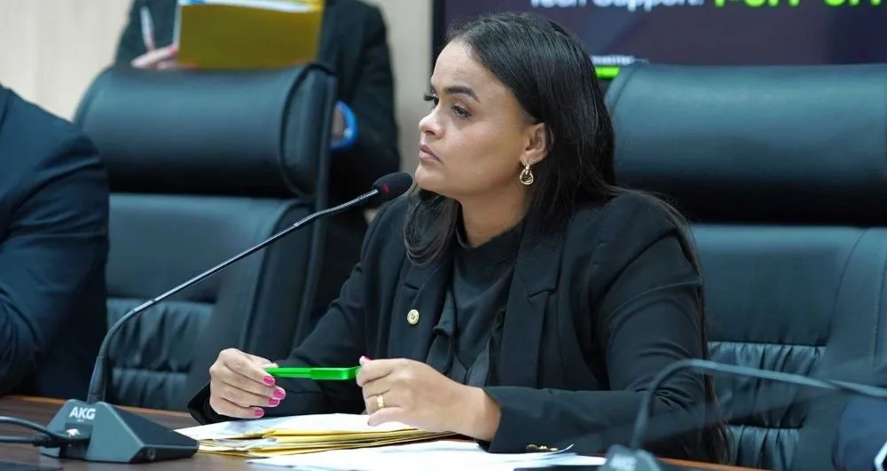 Dra. Taíssa solicita estudo técnico para regularização fundiária em bairros de Guajará-Mirim